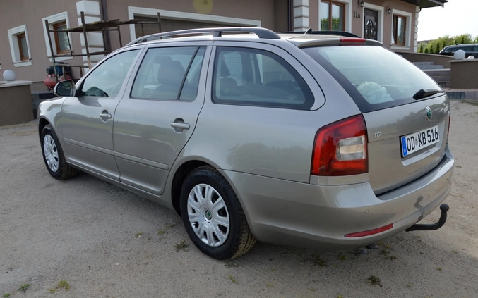 Skoda Octavia cena 18900 przebieg: 216000, rok produkcji 2009 z Nekla małe 326